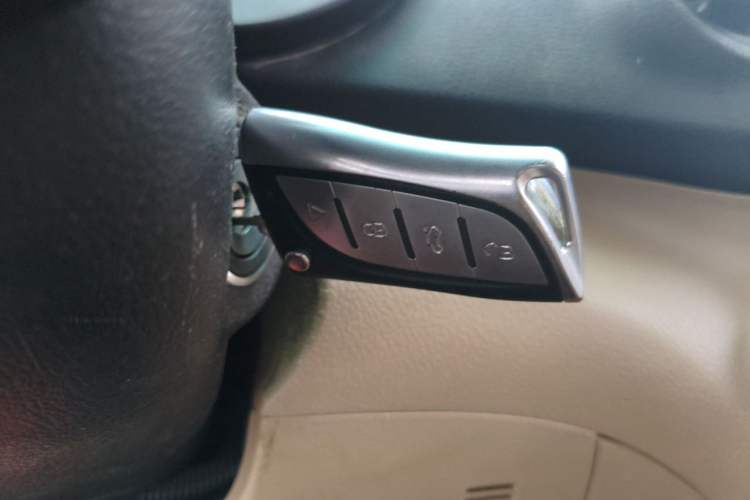 Used Toyota Highlander 2011 2.7L Two-Wheel Drive 5-Seater Sport Edition Vehicle Key