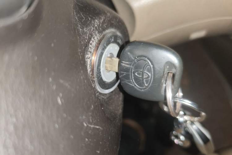 Used Toyota Highlander 2011 2.7L Two-Wheel Drive 7-Seater Luxury Navigation Edition Vehicle Key