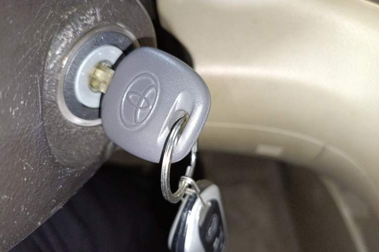 Used Toyota Highlander 2011 2.7L Two-Wheel Drive 7-Seater Luxury Navigation Edition Vehicle Key