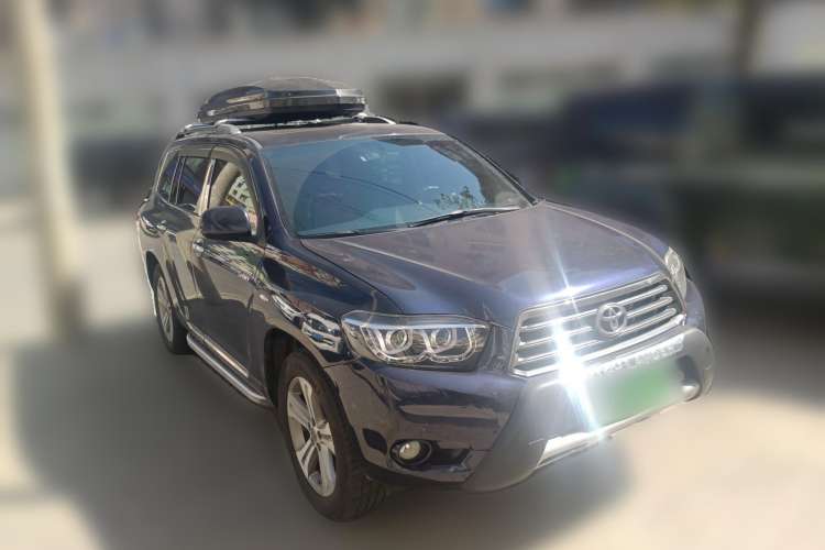 Used Toyota Highlander 2011 2.7L Two-Wheel Drive 7-Seater Luxury Edition Front Right 45 Deg