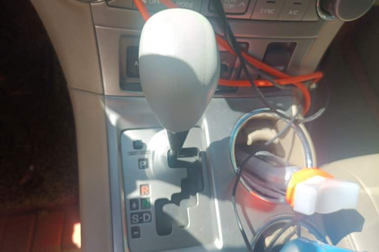 Used Toyota Highlander 2011 2.7L Two-Wheel Drive 7-Seater Luxury Edition Gear Lever