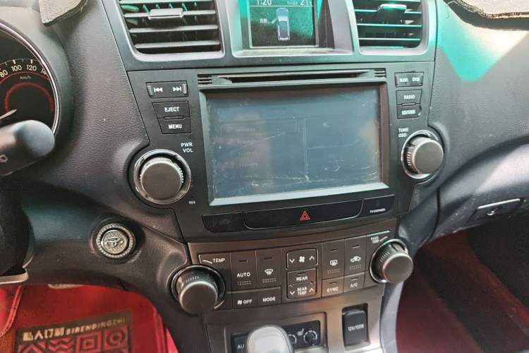 Used Toyota Highlander 2011 2.7L Two-Wheel Drive 7-Seater Luxury Edition Audio And AC Panel