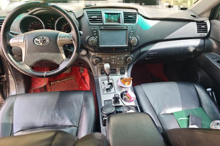 Used Toyota Highlander 2011 2.7L Two-Wheel Drive 7-Seater Luxury Edition Center Console
