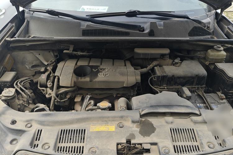 Used Toyota Highlander 2011 2.7L Two-Wheel Drive 7-Seater Luxury Edition Engine Bay