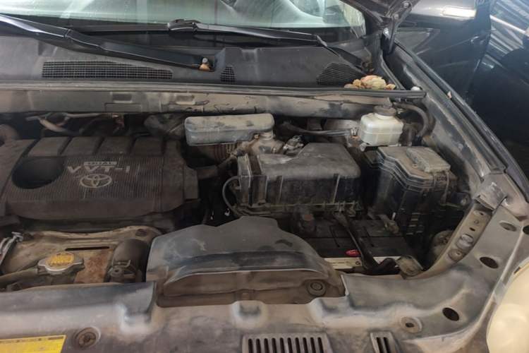 Used Toyota Highlander 2011 2.7L Two-Wheel Drive 7-Seater Luxury Edition Engine Bay Left