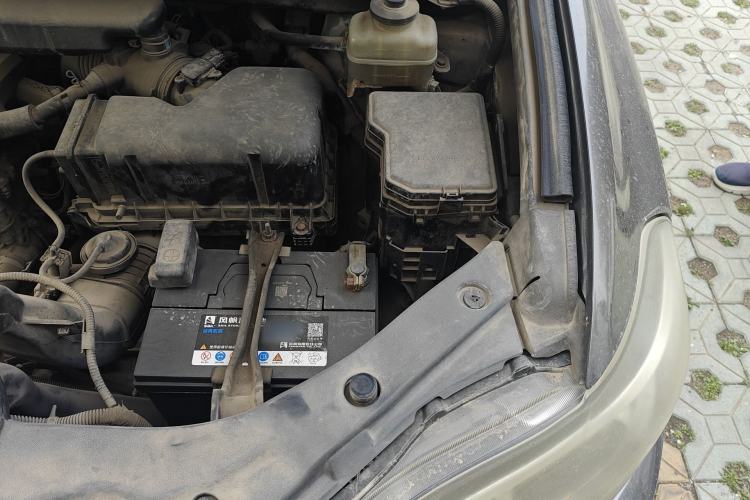 Used Toyota Highlander 2011 2.7L Two-Wheel Drive 7-Seater Luxury Edition Engine Bay Left