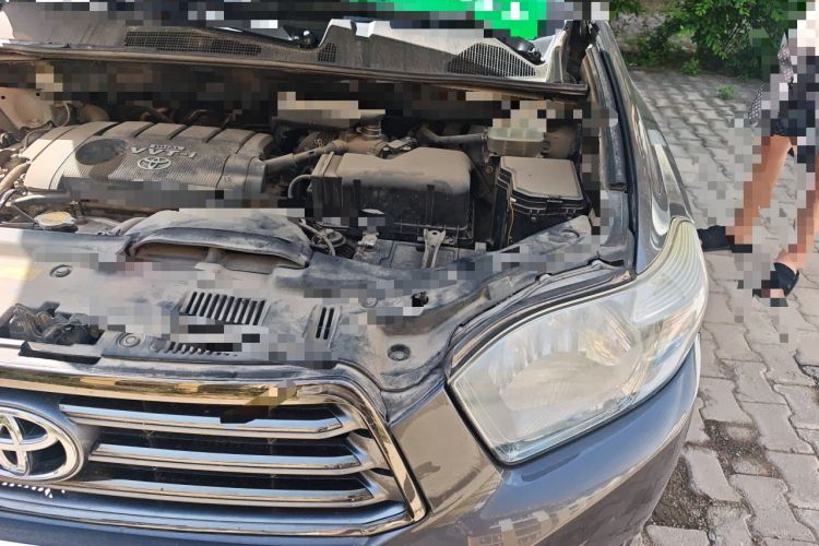 Used Toyota Highlander 2011 2.7L Two-Wheel Drive 7-Seater Luxury Edition Engine Bay Left