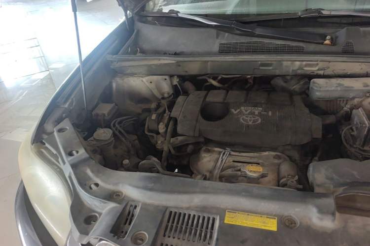 Used Toyota Highlander 2011 2.7L Two-Wheel Drive 7-Seater Luxury Edition Engine Bay Right