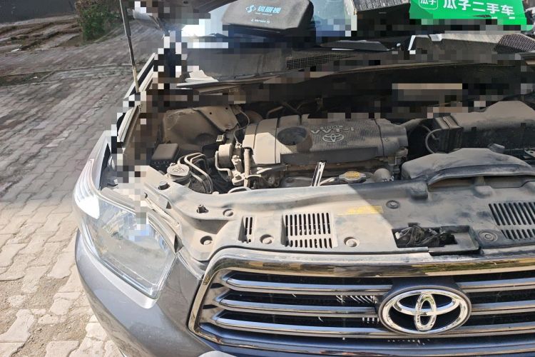 Used Toyota Highlander 2011 2.7L Two-Wheel Drive 7-Seater Luxury Edition Engine Bay Right