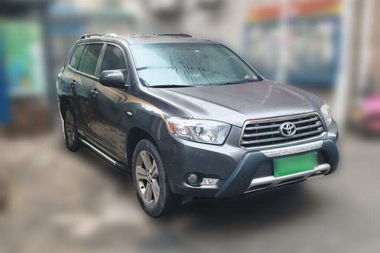 Used Toyota Highlander 2011 2.7L Two-Wheel Drive 7-Seater Luxury Edition Front Right 45 Deg