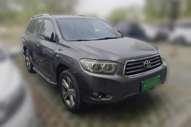 Used Toyota Highlander 2011 2.7L Two-Wheel Drive 7-Seater Luxury Edition Front Right 45 Deg