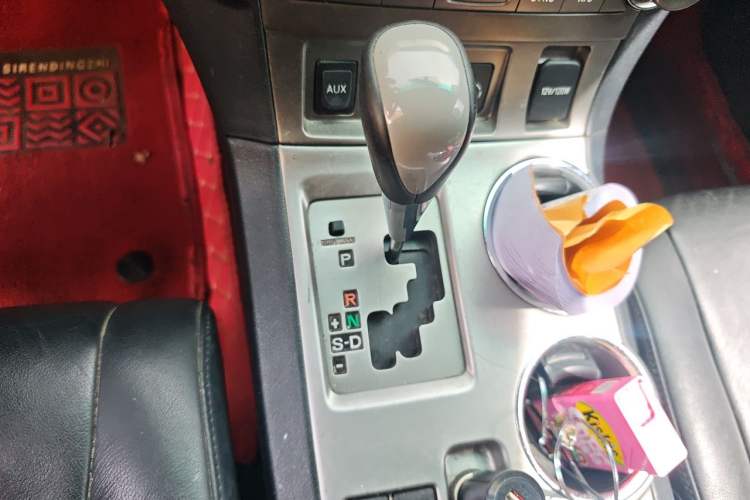 Used Toyota Highlander 2011 2.7L Two-Wheel Drive 7-Seater Luxury Edition Gear Lever