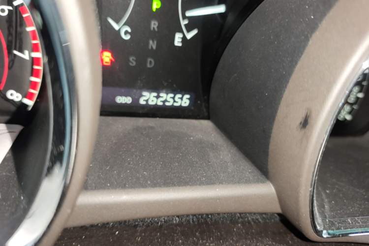 Used Toyota Highlander 2011 2.7L Two-Wheel Drive 7-Seater Luxury Edition Odometer Close Up