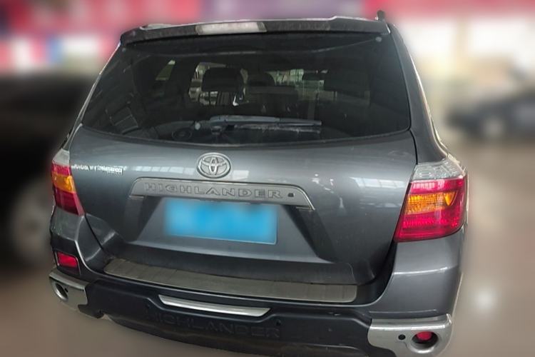 Used Toyota Highlander 2011 2.7L Two-Wheel Drive 7-Seater Luxury Edition Rear