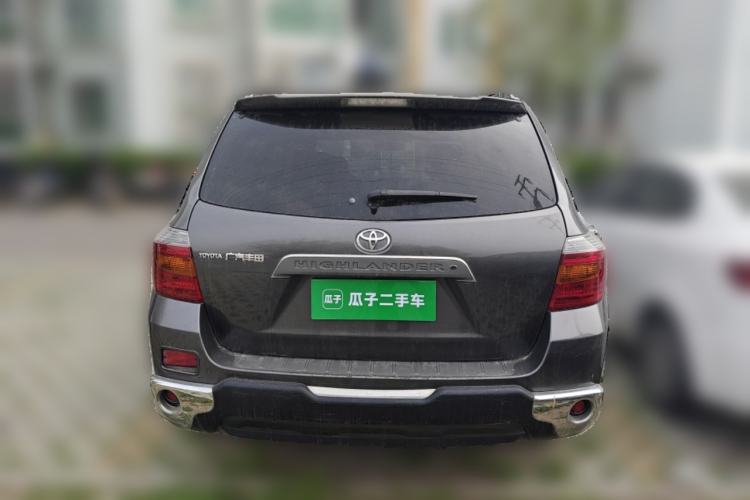 Used Toyota Highlander 2011 2.7L Two-Wheel Drive 7-Seater Luxury Edition Rear