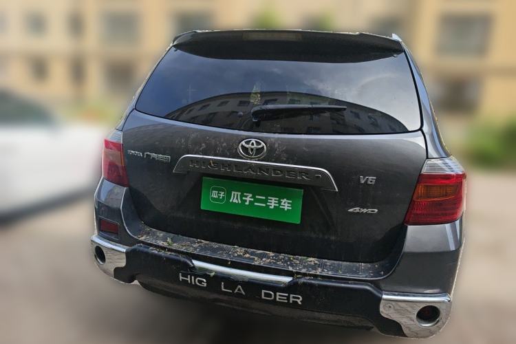 Used Toyota Highlander 2011 2.7L Two-Wheel Drive 7-Seater Luxury Edition Rear