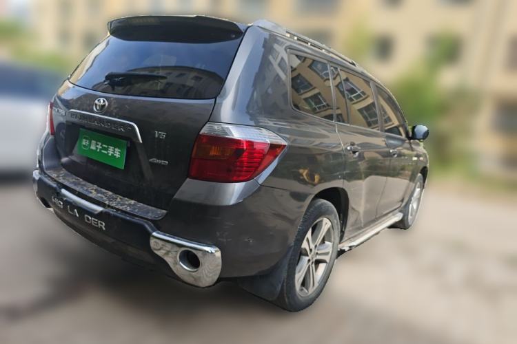 Used Toyota Highlander 2011 2.7L Two-Wheel Drive 7-Seater Luxury Edition Rear Right 45 Deg