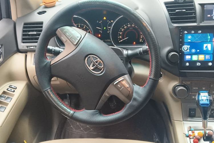 Used Toyota Highlander 2011 2.7L Two-Wheel Drive 7-Seater Luxury Edition Steering Wheel