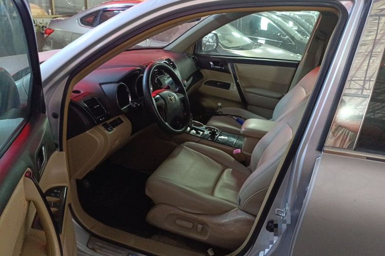 Used Toyota Highlander 2011 2.7L Two-Wheel Drive 5-Seater Elite Edition Driver Seat