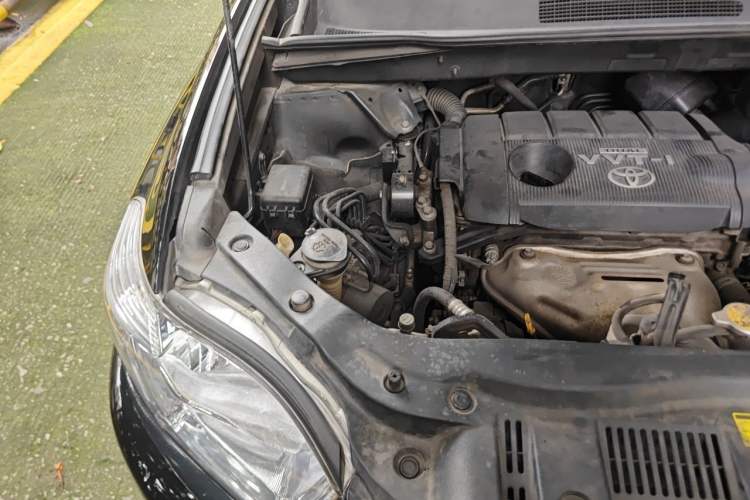 Used Toyota Highlander 2011 2.7L Two-Wheel Drive 7-Seater Luxury Edition Engine Bay Right