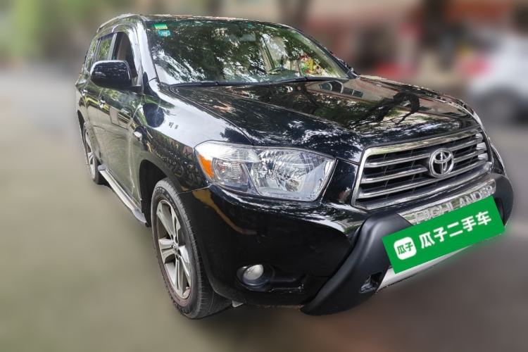 Used Toyota Highlander 2011 2.7L Two-Wheel Drive 7-Seater Luxury Edition Front Right 45 Deg