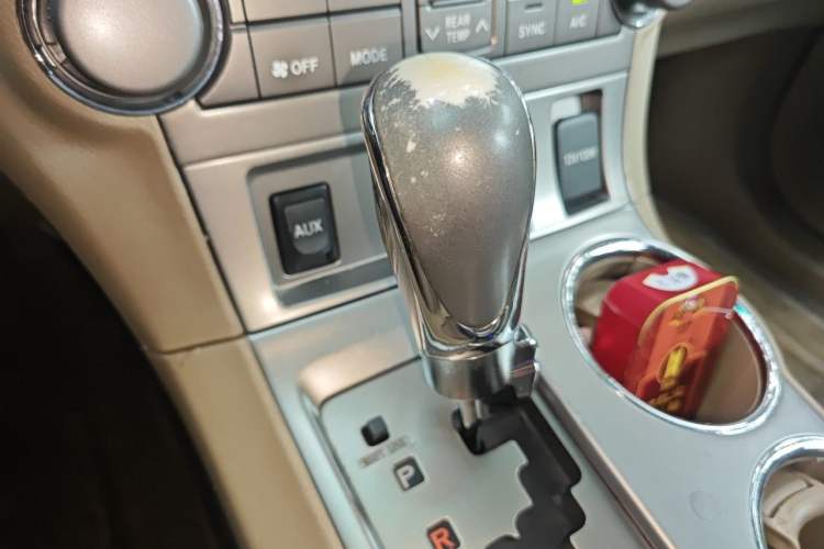 Used Toyota Highlander 2011 2.7L Two-Wheel Drive 7-Seater Luxury Edition Gear Lever