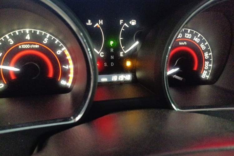 Used Toyota Highlander 2011 2.7L Two-Wheel Drive 5-Seater Elite Edition Odometer Close Up