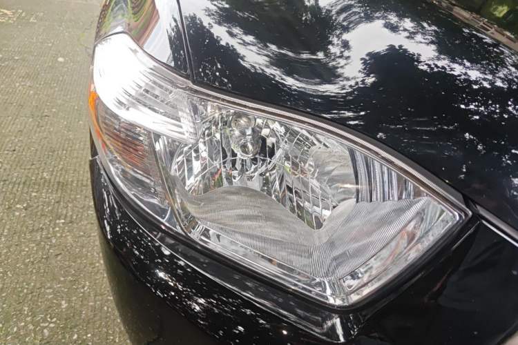 Used Toyota Highlander 2011 2.7L Two-Wheel Drive 7-Seater Luxury Edition Right Front Headlight