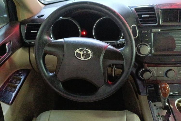 Used Toyota Highlander 2011 2.7L Two-Wheel Drive 5-Seater Elite Edition Steering Wheel