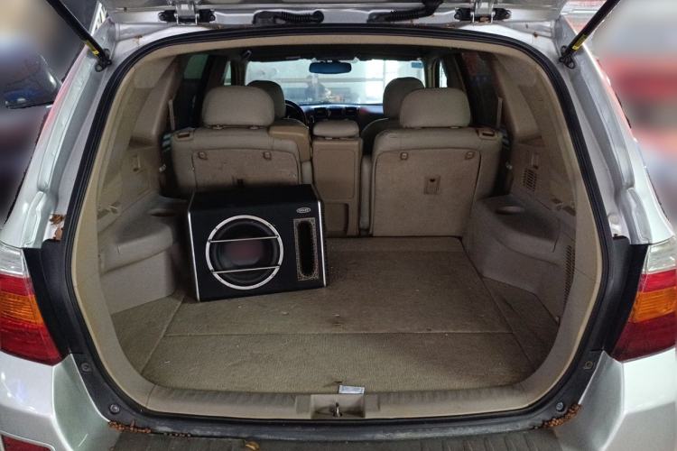 Used Toyota Highlander 2011 2.7L Two-Wheel Drive 5-Seater Elite Edition Trunk