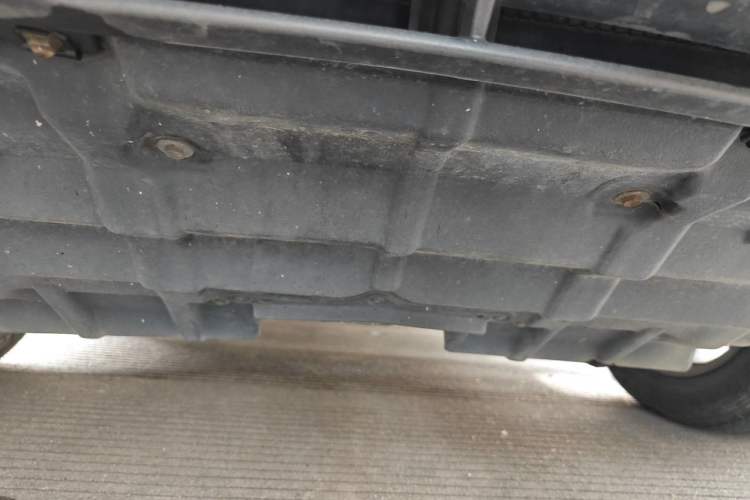Used Toyota Highlander 2011 2.7L Two-Wheel Drive 7-Seater Luxury Edition Chassis Front