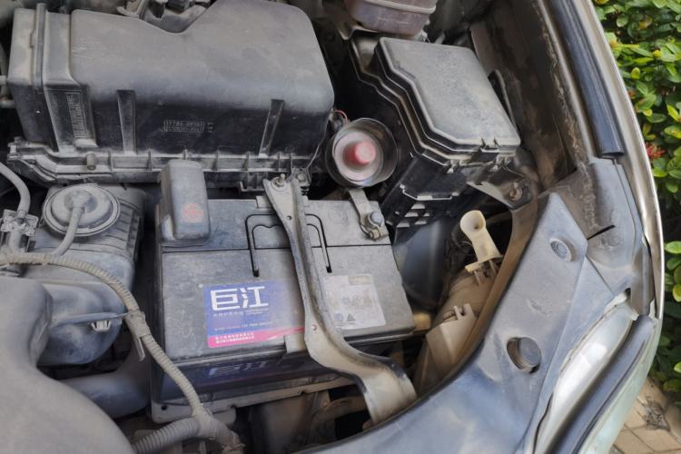 Used Toyota Highlander 2011 2.7L Two-Wheel Drive 7-Seater Luxury Edition Engine Bay Left