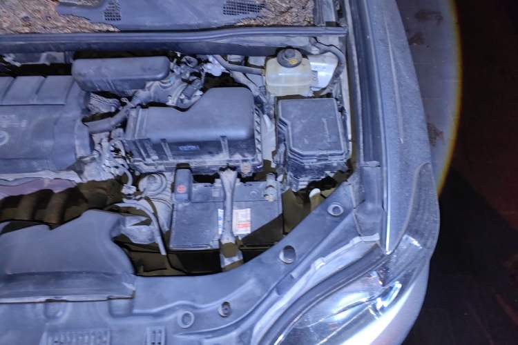 Used Toyota Highlander 2011 2.7L Two-Wheel Drive 7-Seater Luxury Edition Engine Bay Left