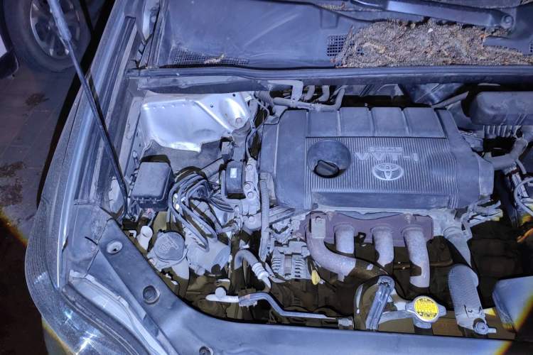 Used Toyota Highlander 2011 2.7L Two-Wheel Drive 7-Seater Luxury Edition Engine Bay Right