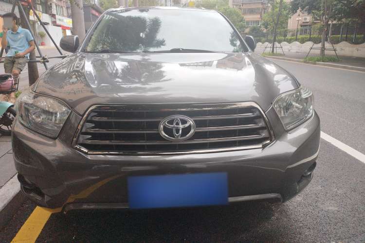 Used Toyota Highlander 2011 2.7L Two-Wheel Drive 7-Seater Luxury Edition Front