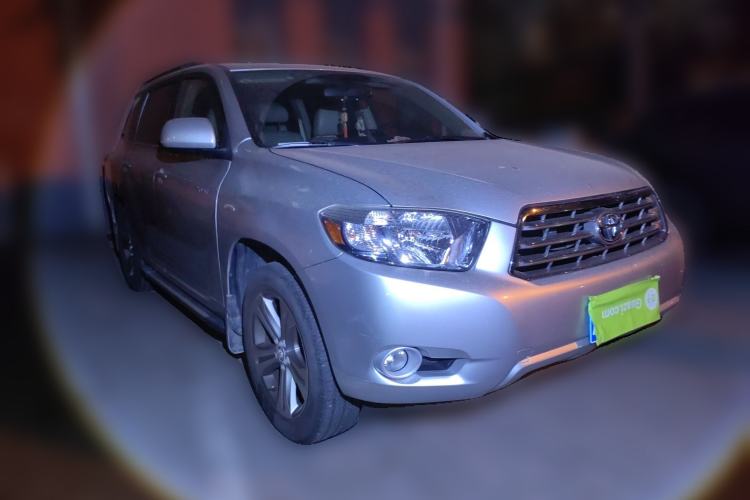 Used Toyota Highlander 2011 2.7L Two-Wheel Drive 7-Seater Luxury Edition Front Right 45 Deg