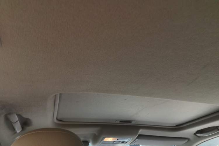 Used Toyota Highlander 2011 2.7L Two-Wheel Drive 7-Seater Luxury Edition Headliner