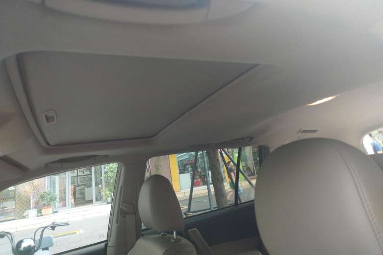Used Toyota Highlander 2011 2.7L Two-Wheel Drive 7-Seater Luxury Edition Headliner