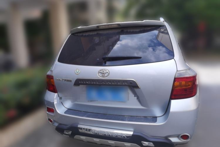 Used Toyota Highlander 2011 2.7L Two-Wheel Drive 7-Seater Luxury Edition Rear