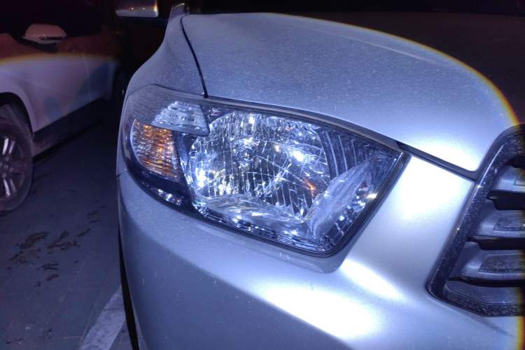 Used Toyota Highlander 2011 2.7L Two-Wheel Drive 7-Seater Luxury Edition Right Front Headlight