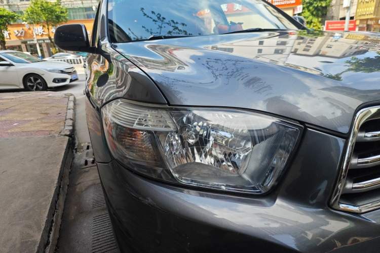 Used Toyota Highlander 2011 2.7L Two-Wheel Drive 7-Seater Luxury Edition Right Front Headlight