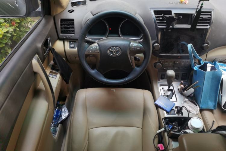 Used Toyota Highlander 2011 2.7L Two-Wheel Drive 7-Seater Luxury Edition Steering Wheel