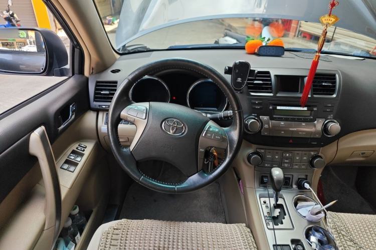 Used Toyota Highlander 2011 2.7L Two-Wheel Drive 7-Seater Luxury Edition Steering Wheel