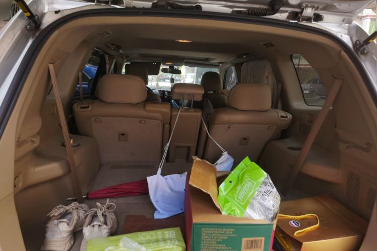 Used Toyota Highlander 2011 2.7L Two-Wheel Drive 7-Seater Luxury Edition Trunk