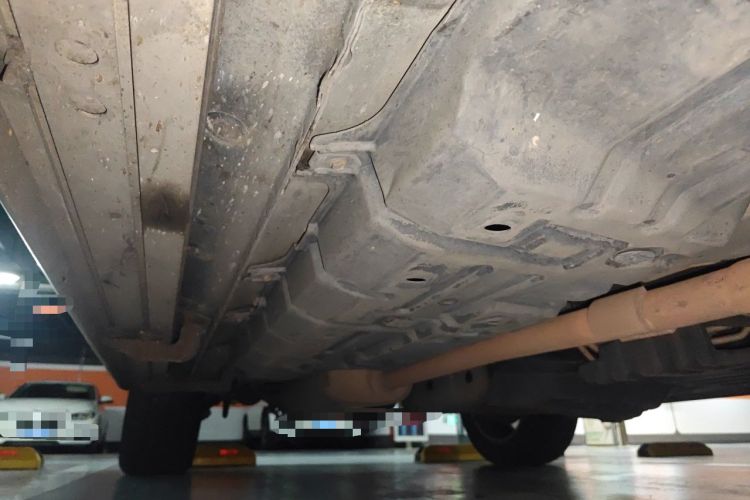 Used Toyota Highlander 2011 2.7L Two-Wheel Drive 7-Seater Luxury Edition Chassis Front Right