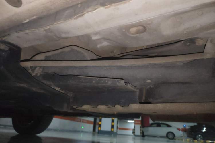 Used Toyota Highlander 2011 2.7L Two-Wheel Drive 7-Seater Luxury Edition Chassis Rear Left
