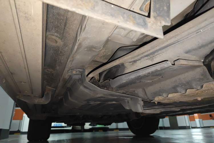 Used Toyota Highlander 2011 2.7L Two-Wheel Drive 7-Seater Luxury Edition Chassis Rear Left