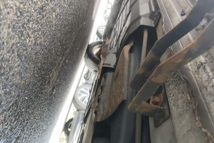 Used Toyota Highlander 2011 2.7L Two-Wheel Drive 7-Seater Supreme Edition Chassis Rear Left