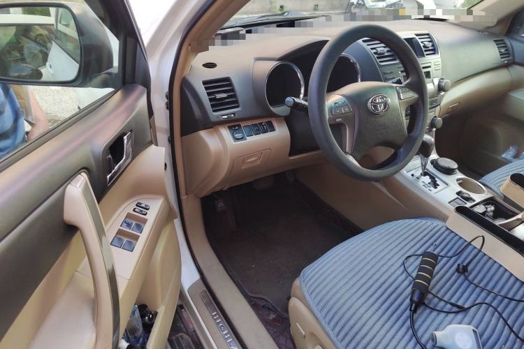 Used Toyota Highlander 2011 2.7L Two-Wheel Drive 7-Seater Luxury Edition Driver Seat