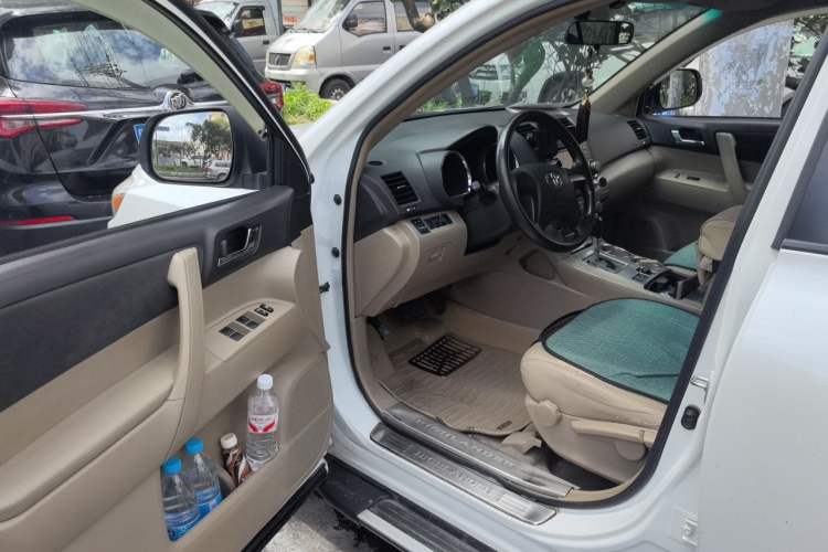 Used Toyota Highlander 2011 2.7L Two-Wheel Drive 5-Seater Elite Edition Driver Seat